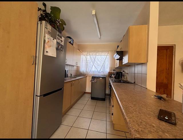 2 BEDROOM APARTMENT TO LET IN PELLISSIER
